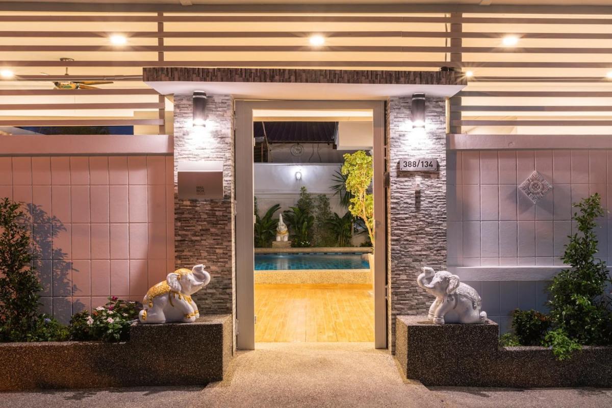 Center Pool 6br 14 Persons Sauna Pool Table Karaoke Bbq