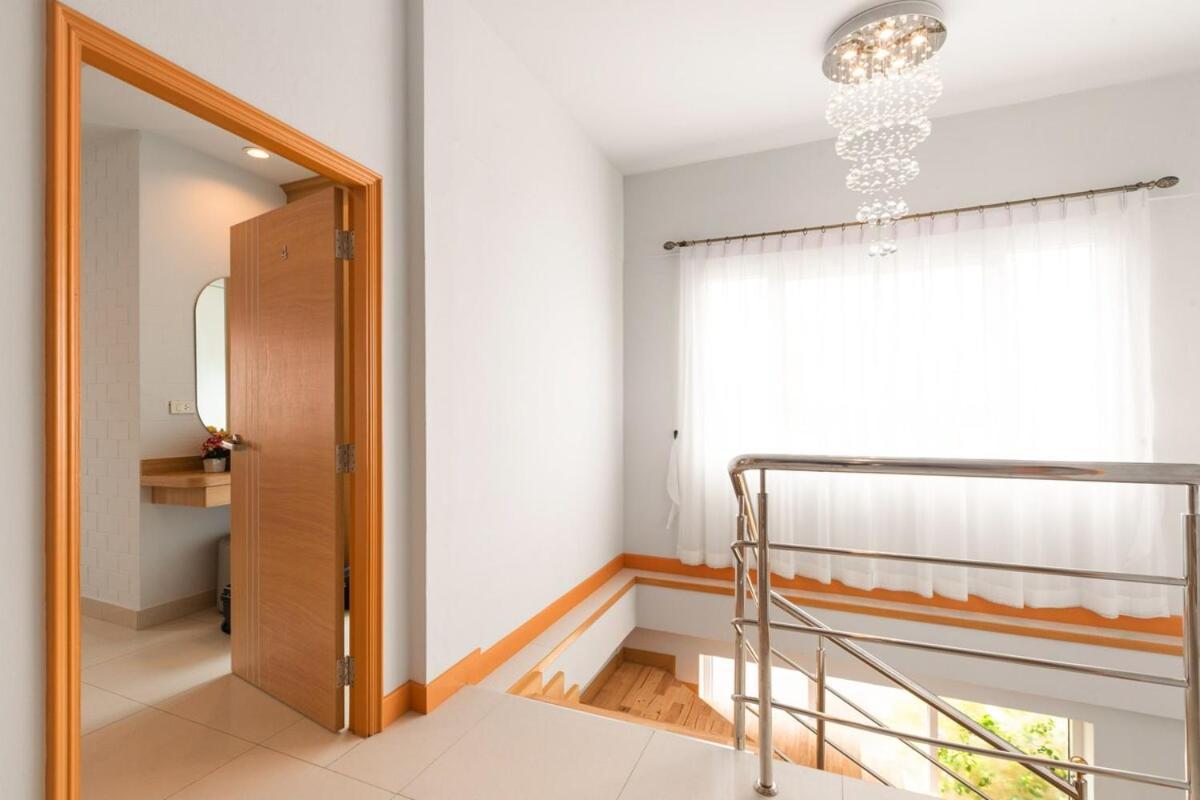 Center Pool 6br 14 Persons Sauna Pool Table Karaoke Bbq Pattaya