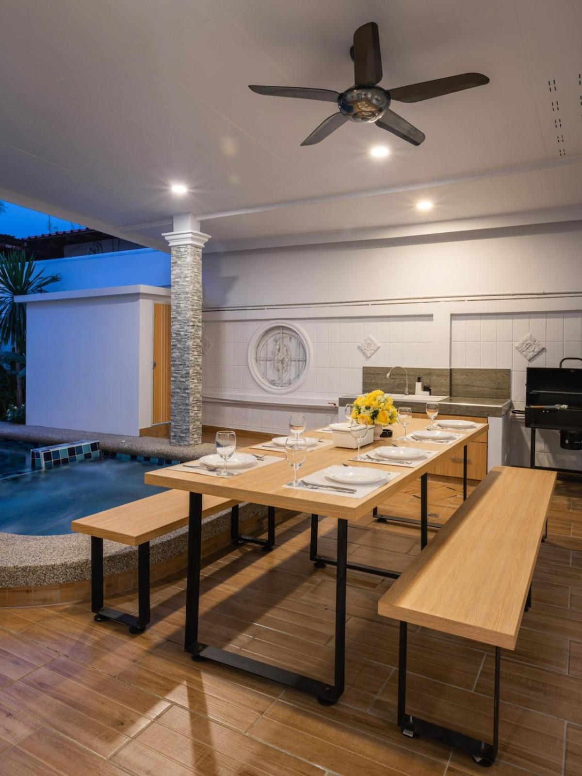 Center Pool 6br 14 Persons Sauna Pool Table Karaoke Bbq