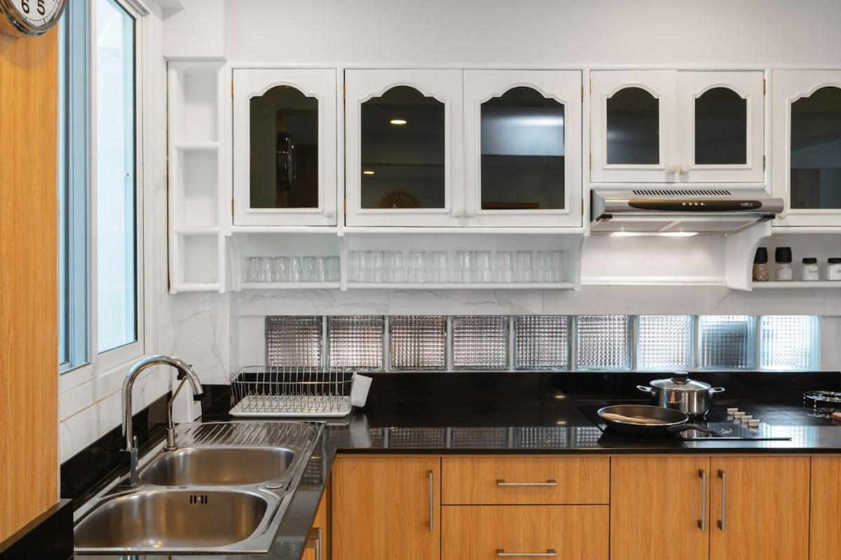 Villa Center Pool 6br 14 Persons Sauna Pool Table Karaoke Bbq Pattaya