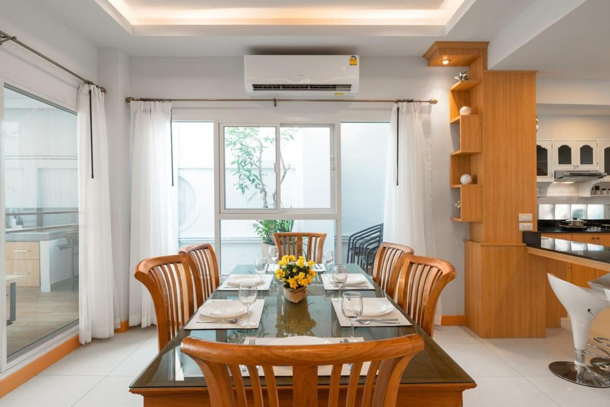 Center Pool 6br 14 Persons Sauna Pool Table Karaoke Bbq Pattaya