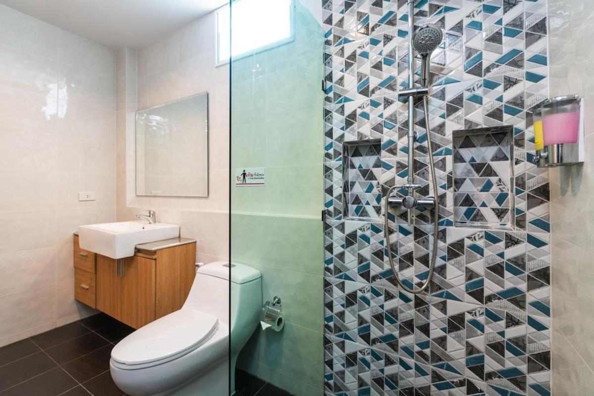 Center Pool 6br 14 Persons Sauna Pool Table Karaoke Bbq