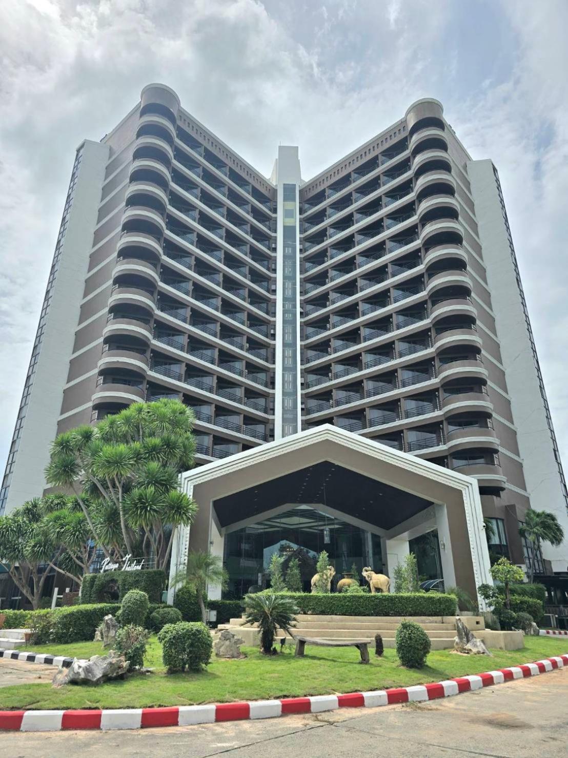 First Pacific Cirrus Hotel 4*