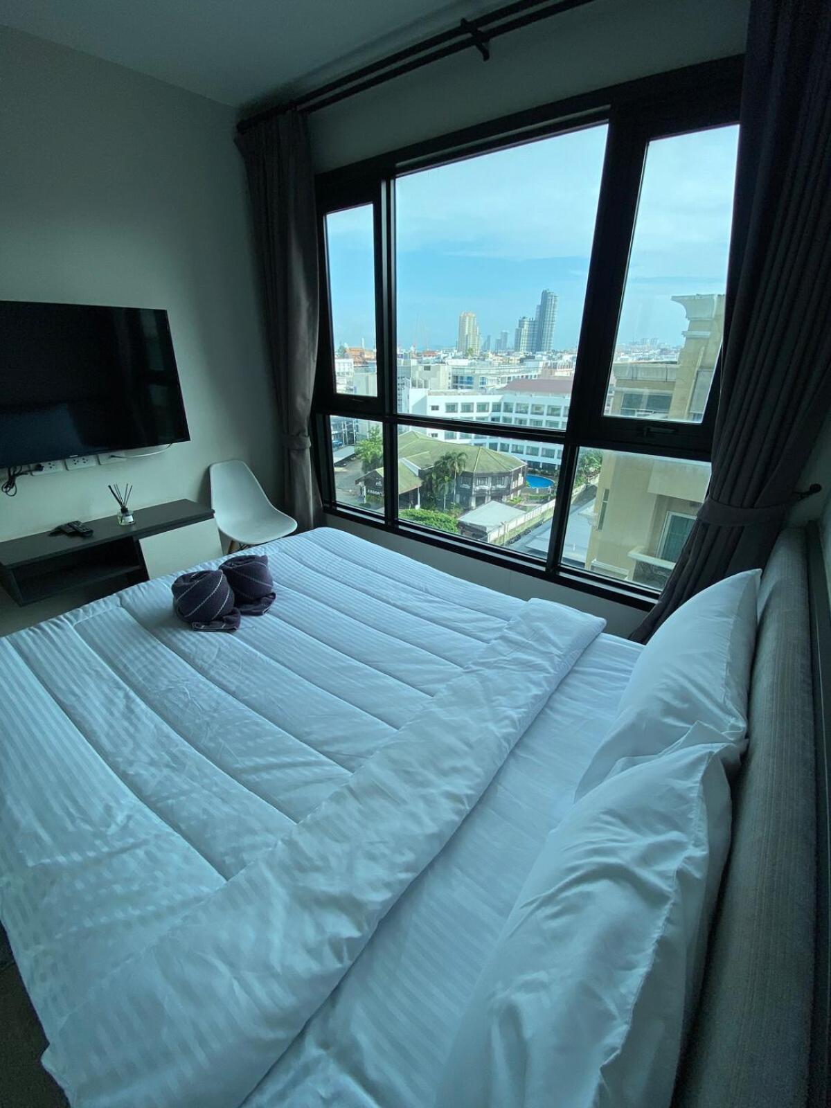 - Roof Pool Pattaya