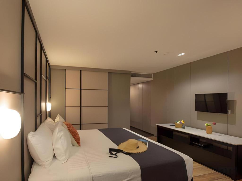 Page 10 Hotel