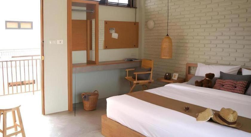 Yellow Moon Hotel 2*