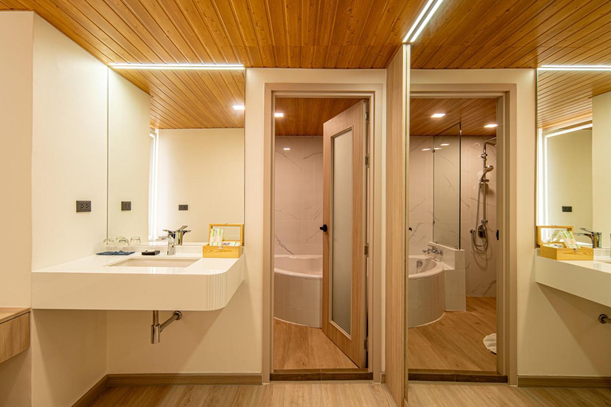 Hotel Sunbeam - Sha Extra Pattaya