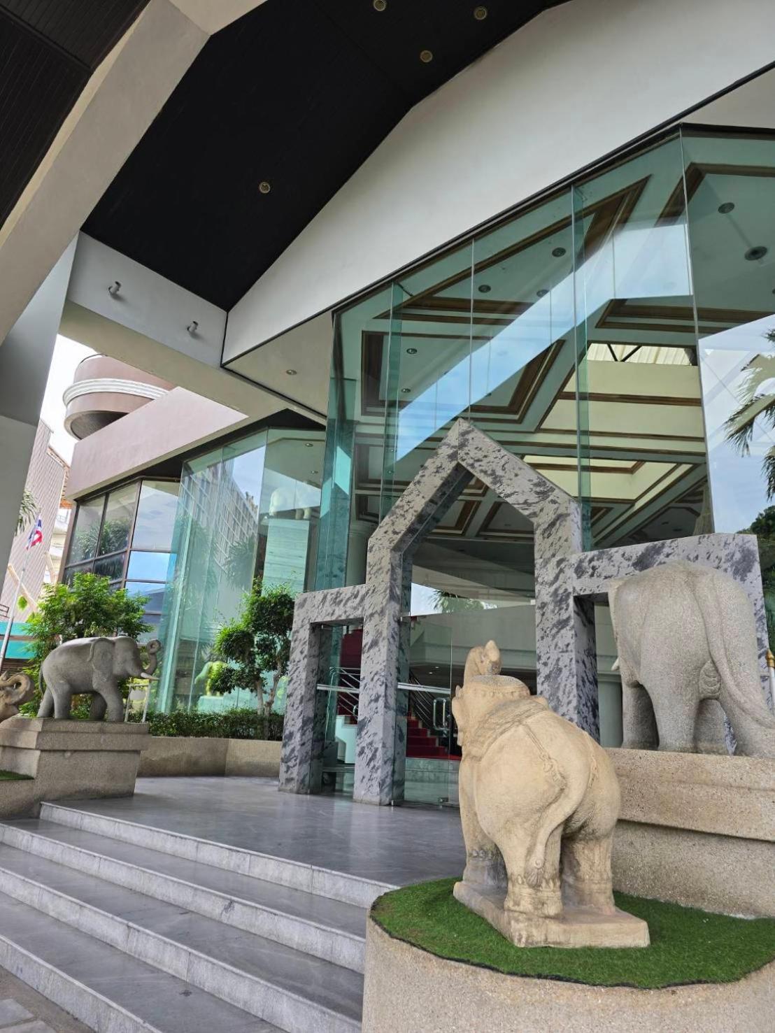 Hotel First Pacific Cirrus Pattaya