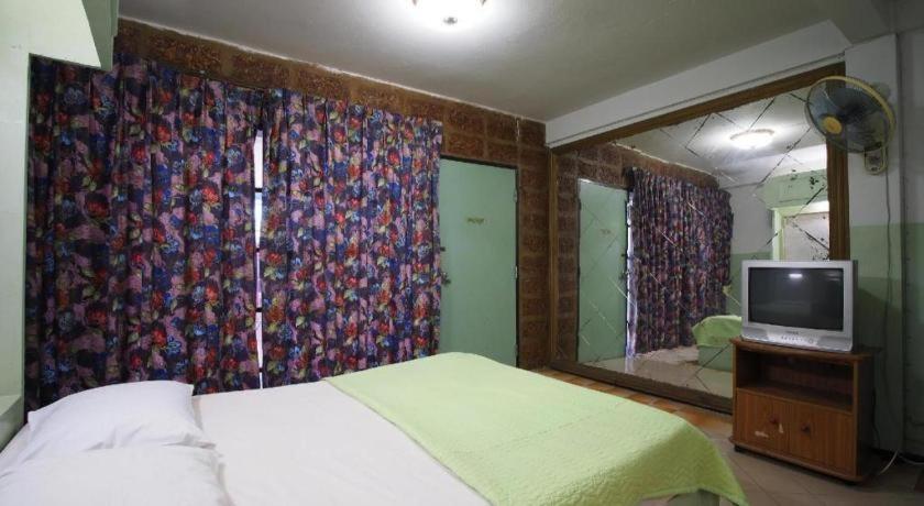 Oyo 1003 Naklua House Hotel Pattaya