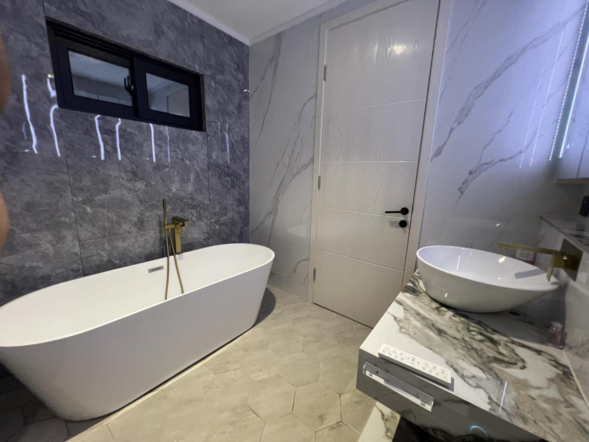 Villa Pool *