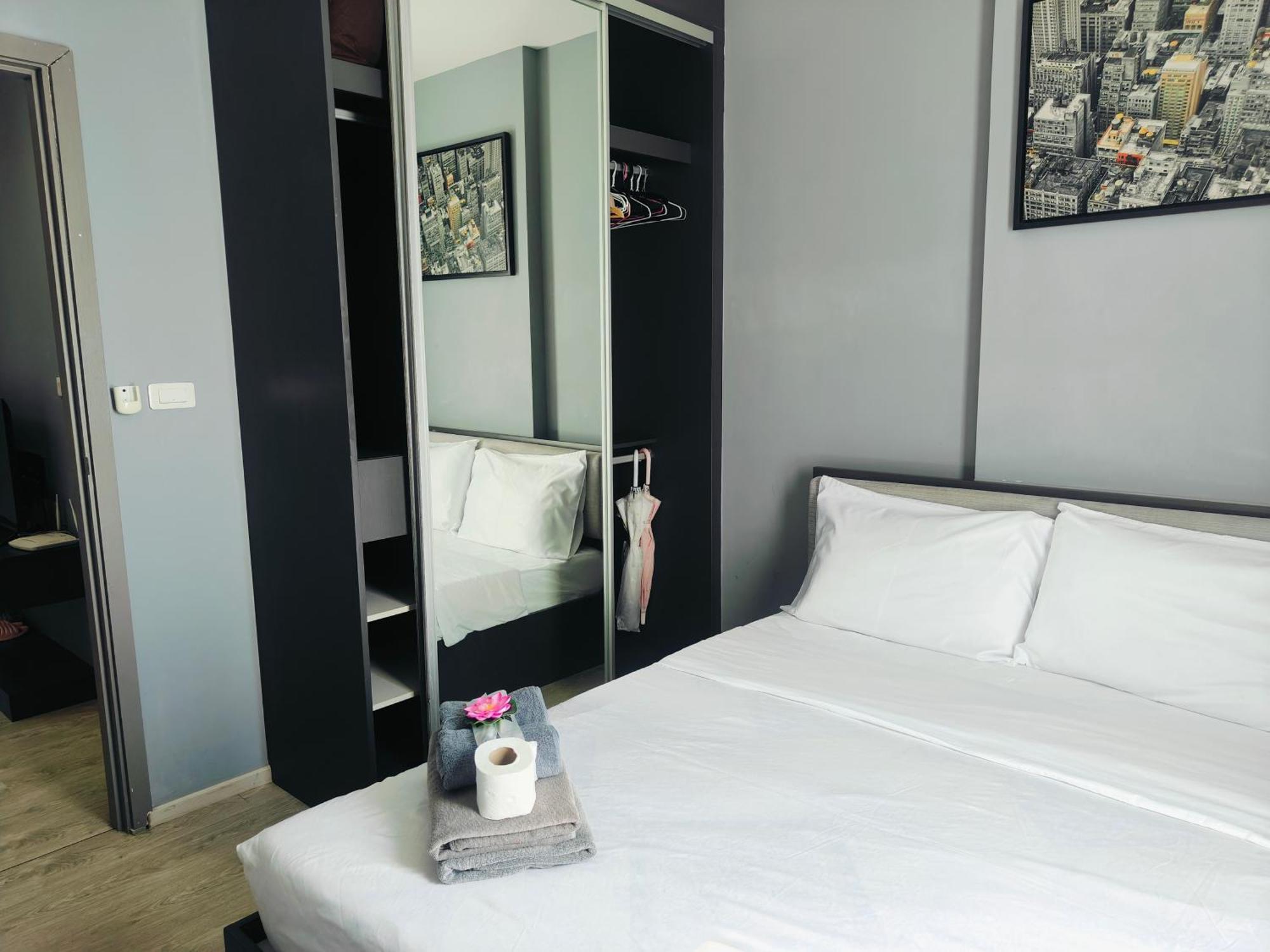 The Base Th * Pattaya