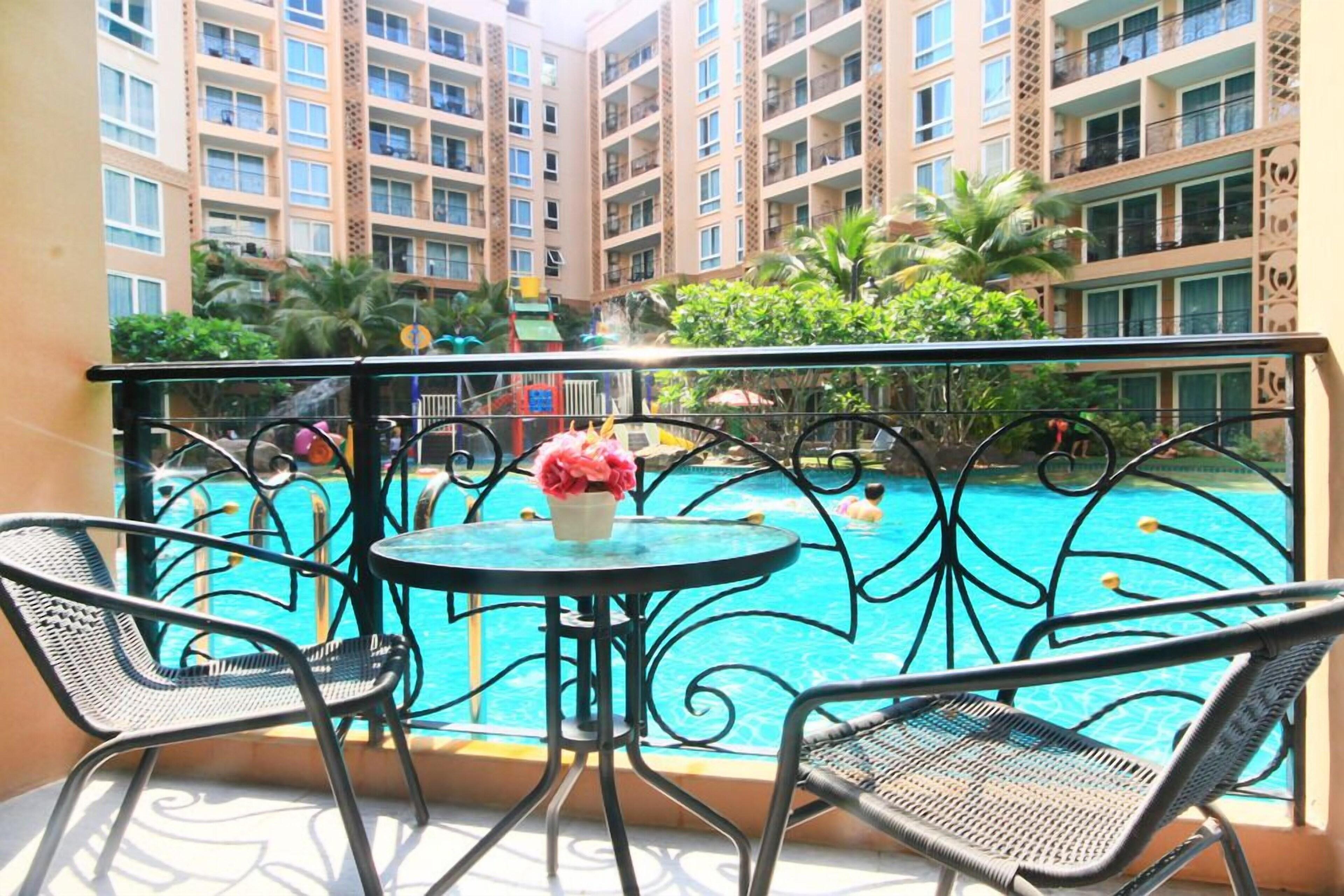 Hotel Atlantis & Water Park By The Sea Pattaya