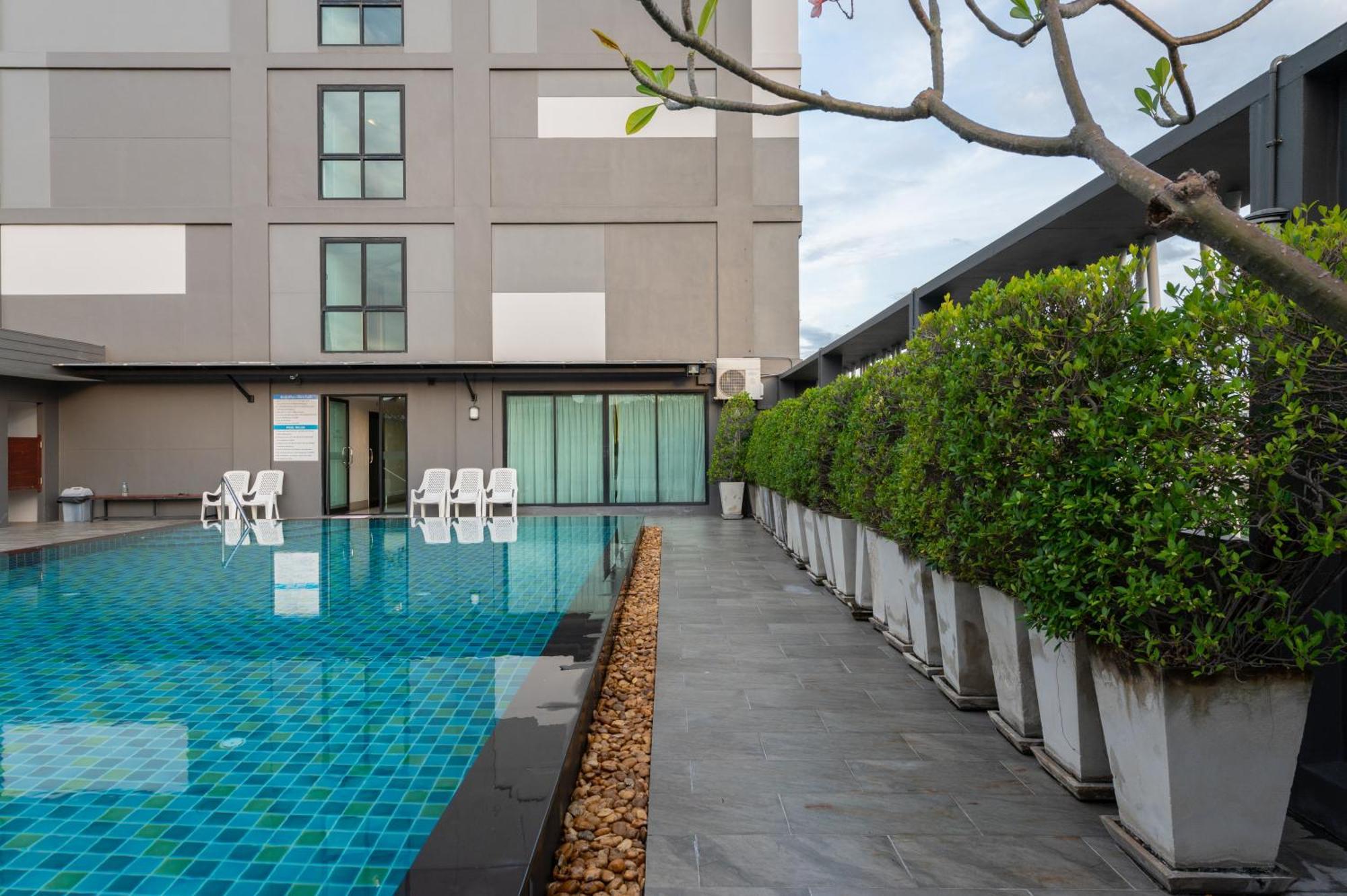 Arawana Regency South Hotel