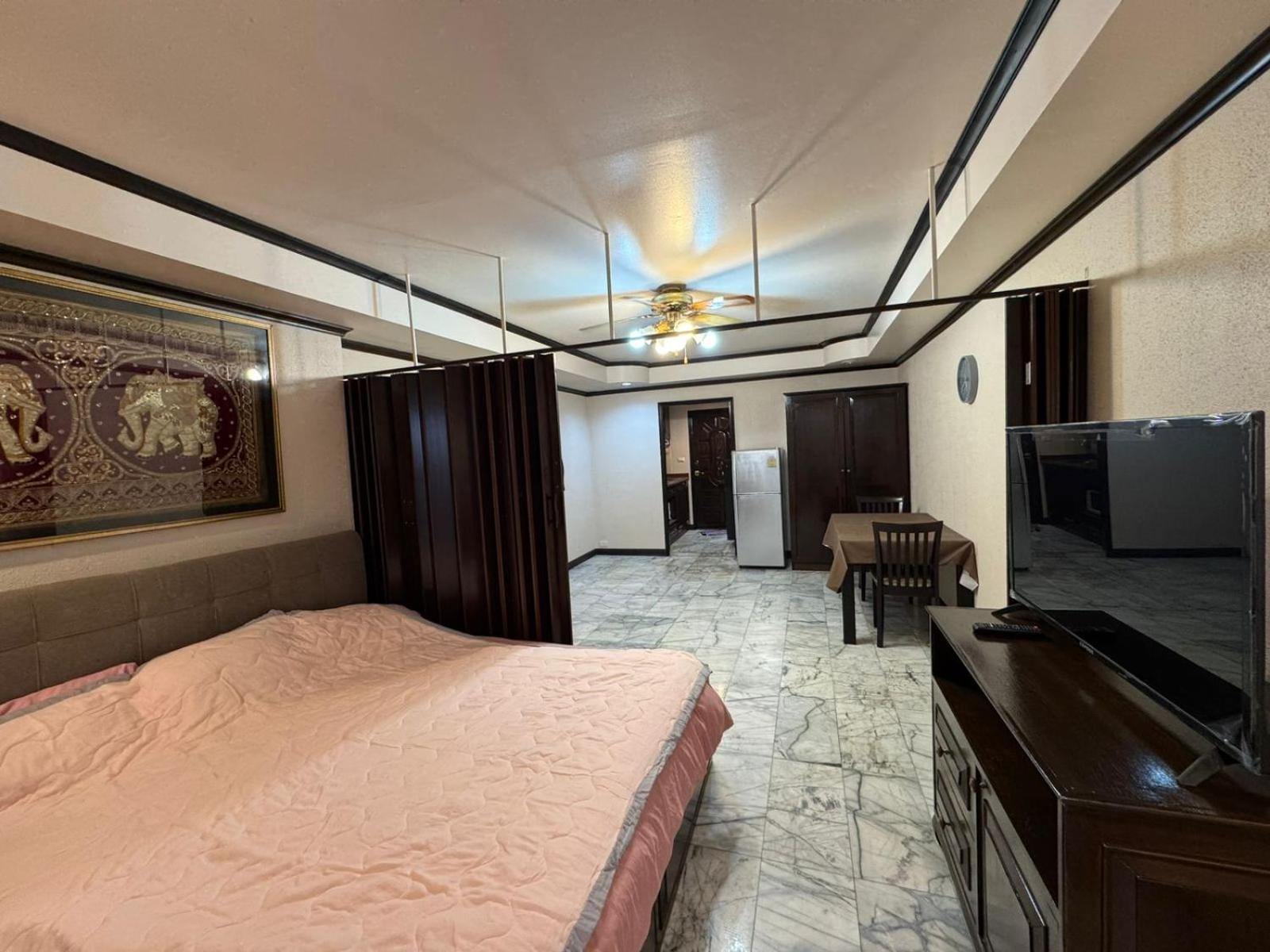 อพาร์ทเม้น Paradise Condominimum Jomtien Pattaya