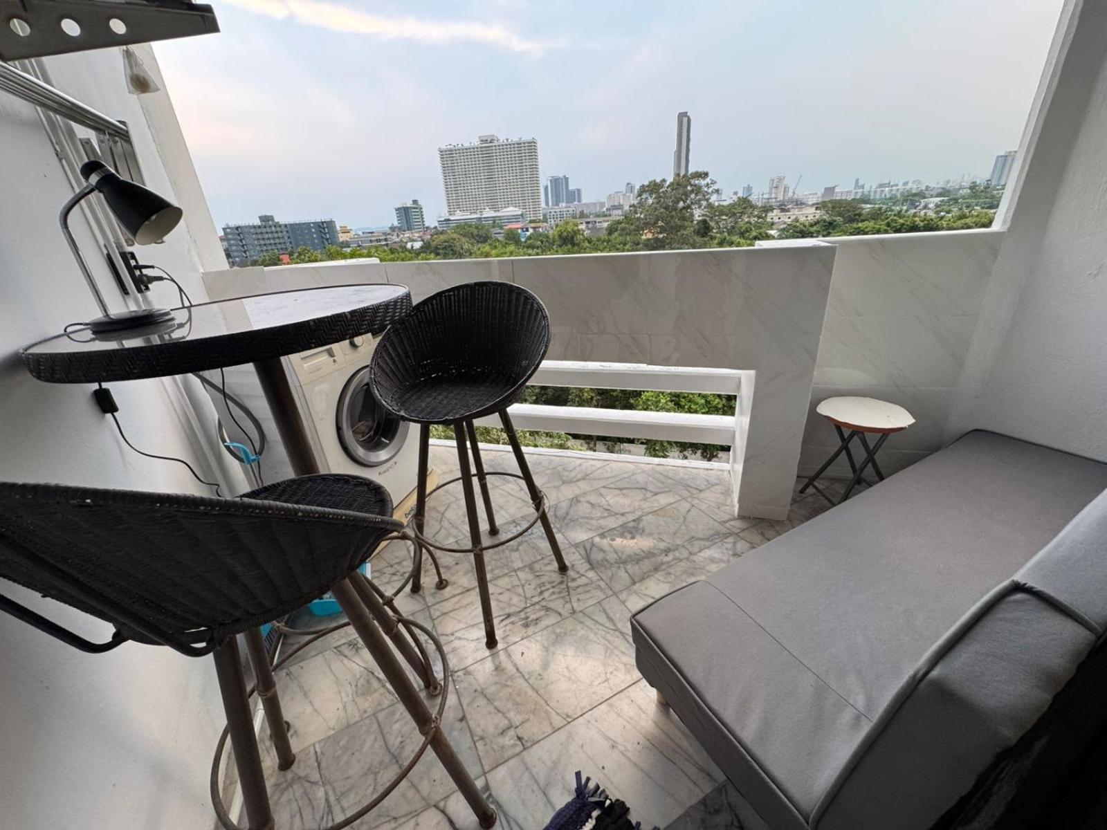 อพาร์ทเม้น Paradise Condominimum Jomtien