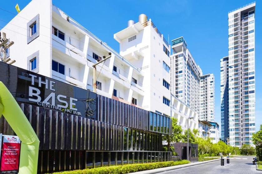 Base Quiet King-bed With Infinity Pool & Free Netflix! Pattaya