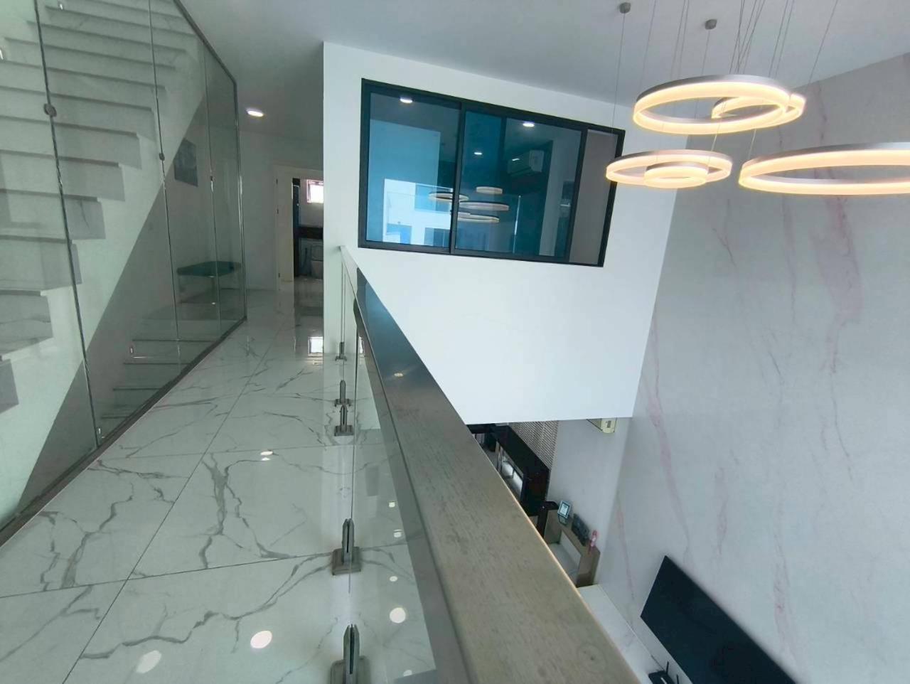 Tyb-05 芭提雅北歐風格五臥室別墅 Pattaya