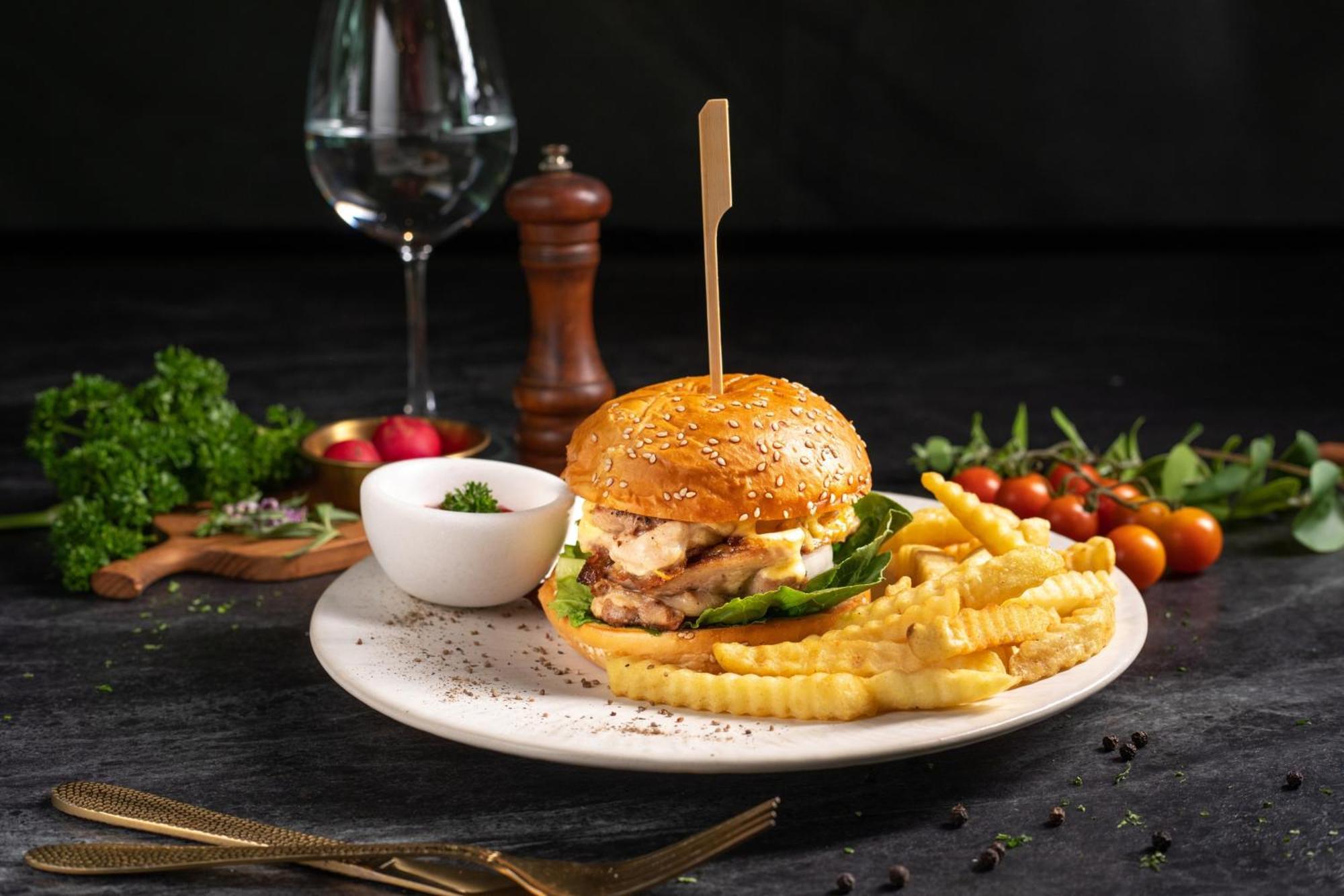 Mandarin Eastville, - Sha Extra Pattaya