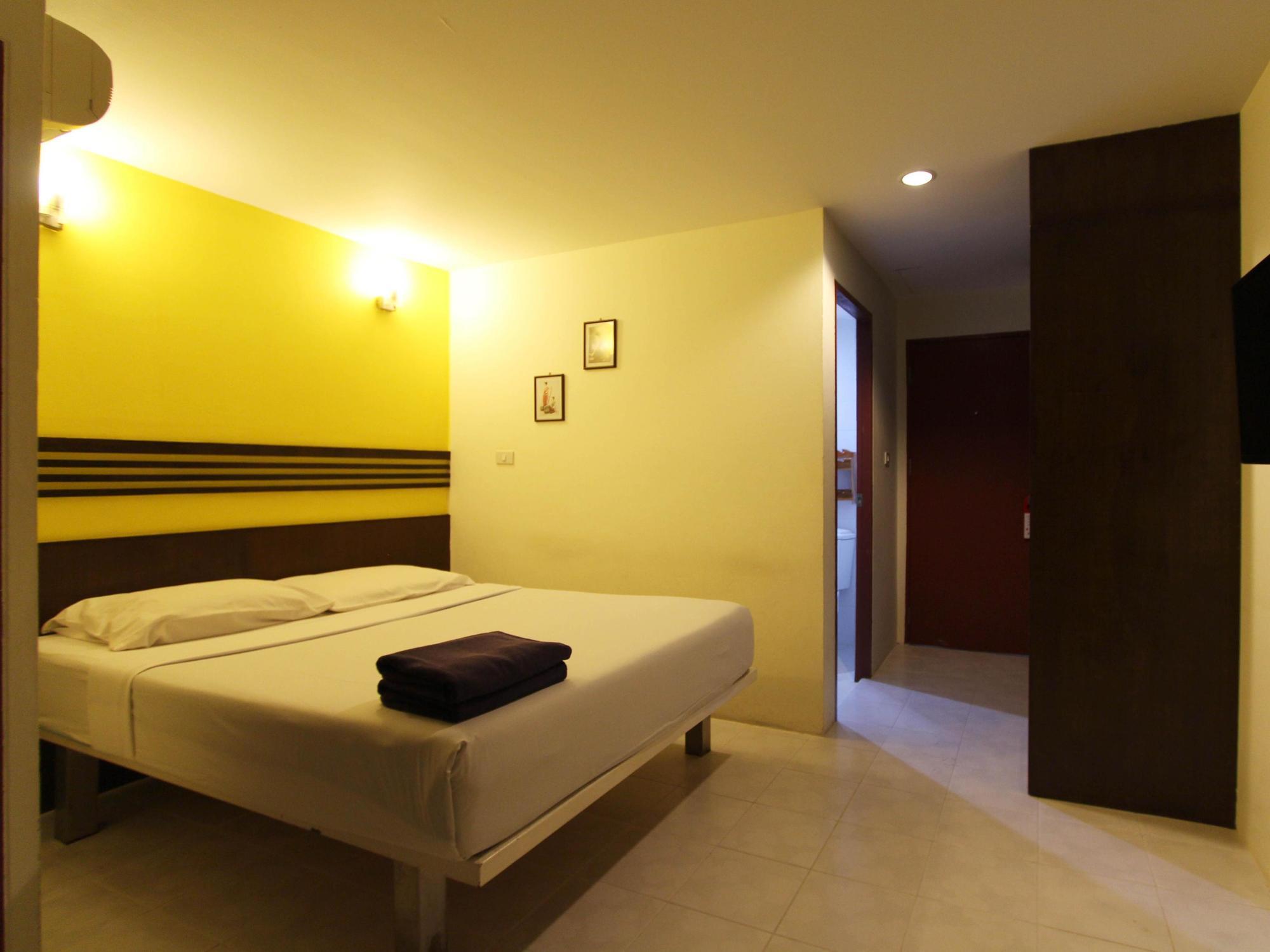 Hotel 18 Coins Budget