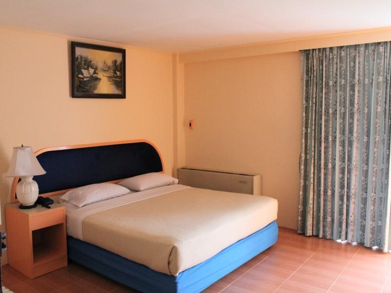 Queen Hotel 2*