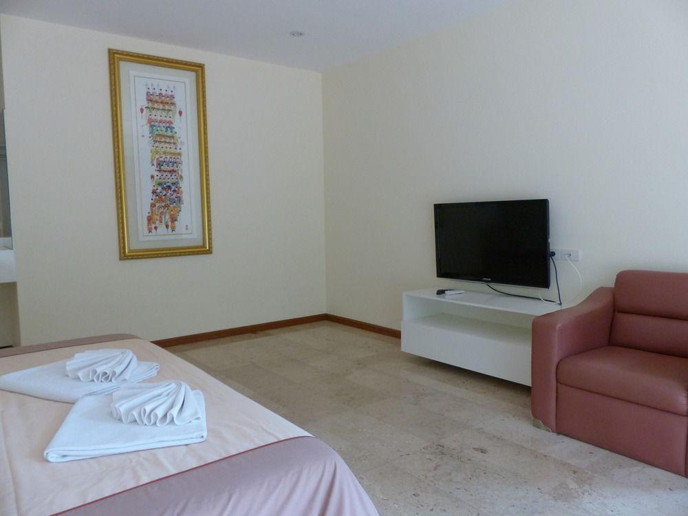 Emerald Palace 3*