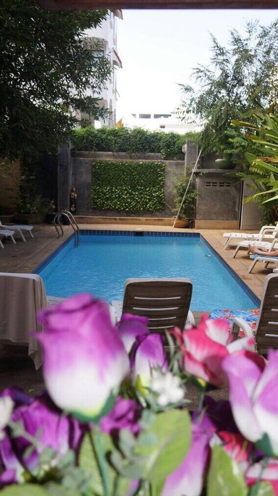 Dacha Beach Aparthotel