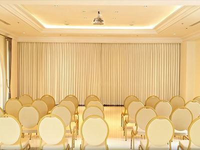 โรงแรม Sn - Sha