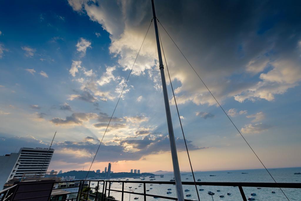 Deep Blue Z10 Hotel Pattaya