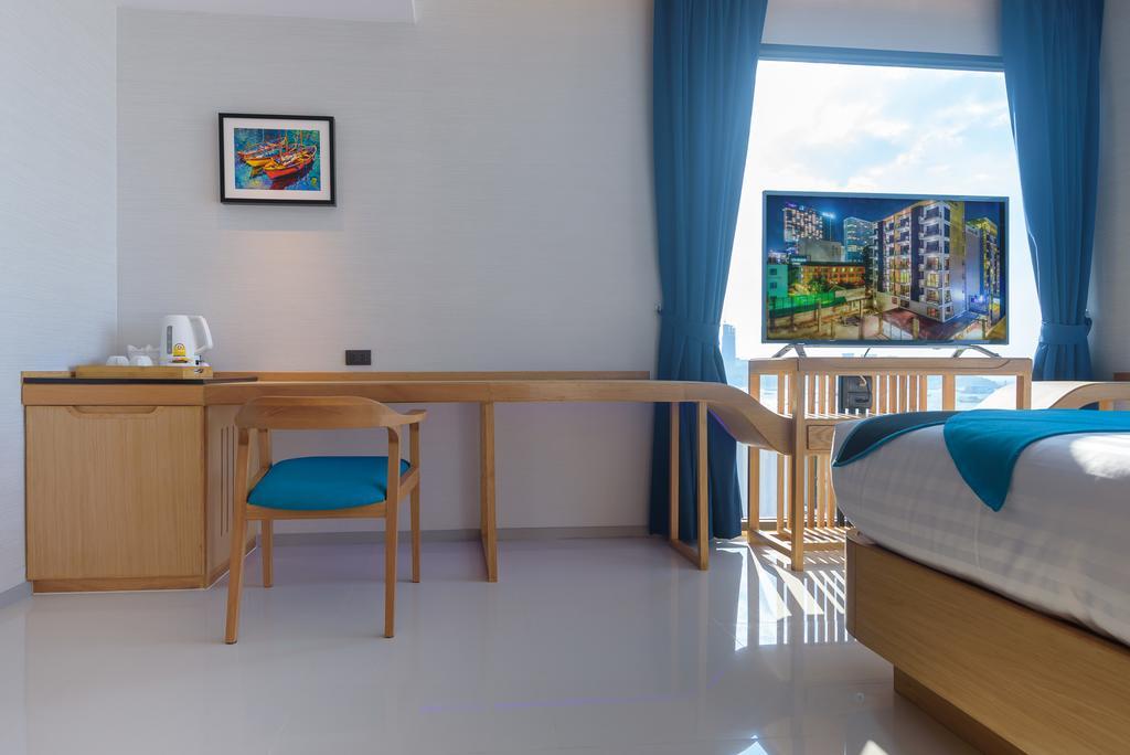 Deep Blue Z10 Hotel