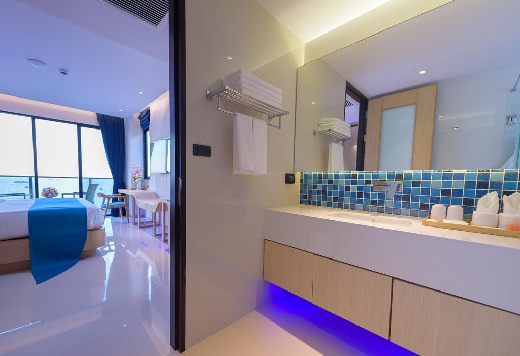 Deep Blue Z10 Hotel