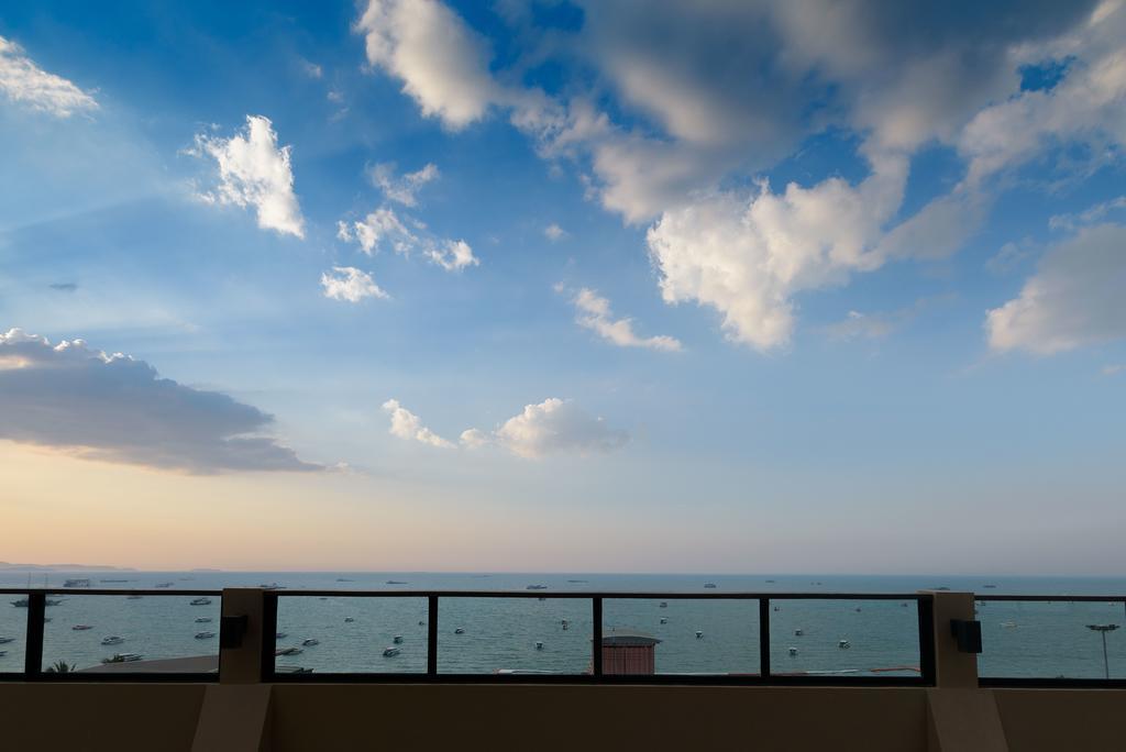 Deep Blue Z10 3* Pattaya