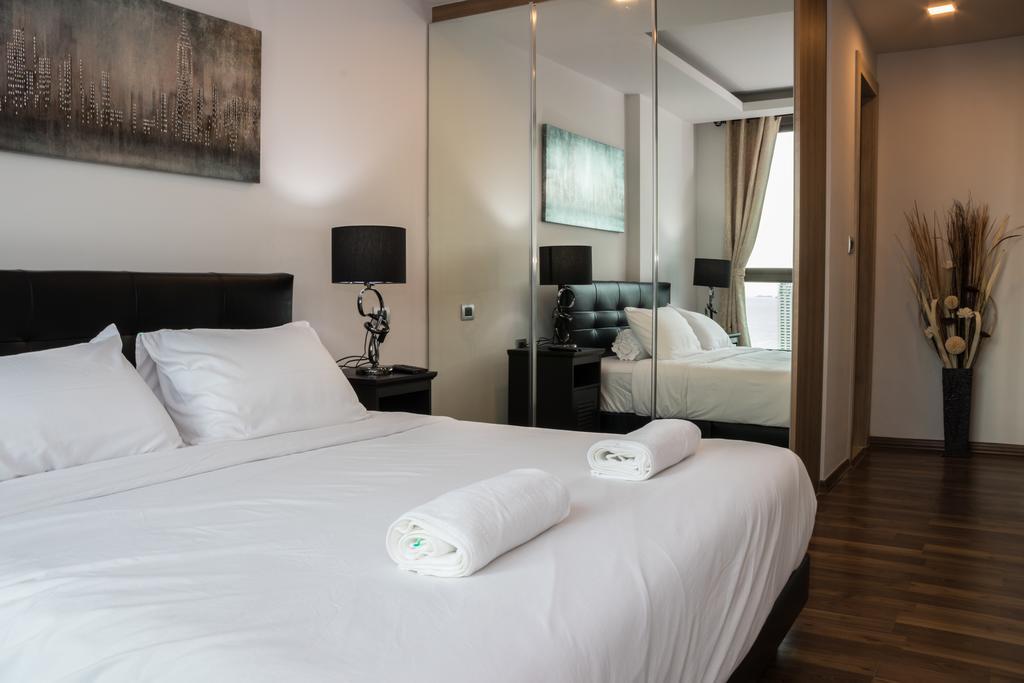 The Peak Towers Sea View Apartment *