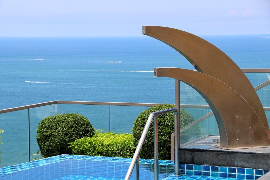 The Peak Towers Sea View * Pattaya