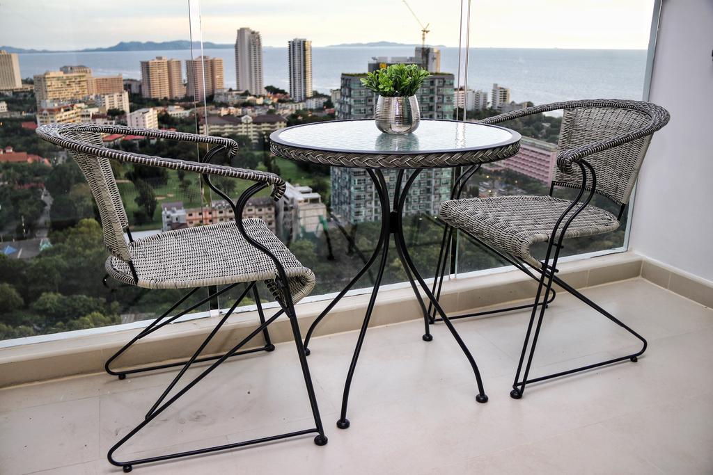 The Peak Towers Sea View Pattaya