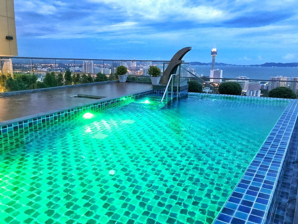Apartment The Peak Towers Sea View