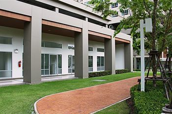 Lumpini Naklua Good Luck Hotel