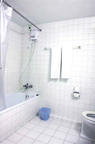 Queen Hotel 2*
