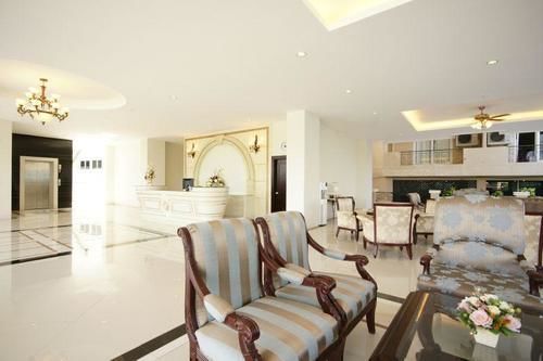Hotel Lk Premier