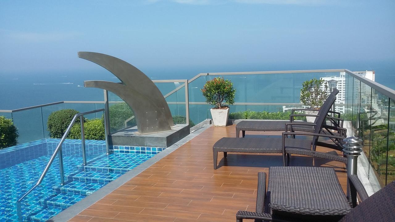 In The Peak Towers * Pattaya