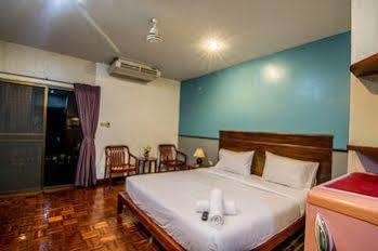 Sutus Court 5 Hotel 3*