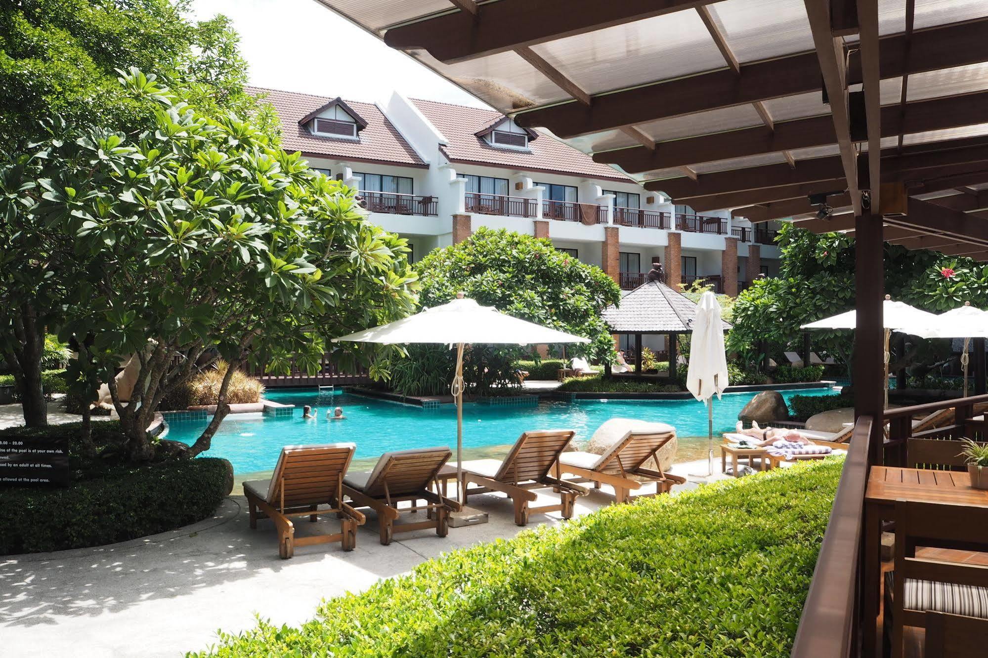 Woodlands And Resort 4*