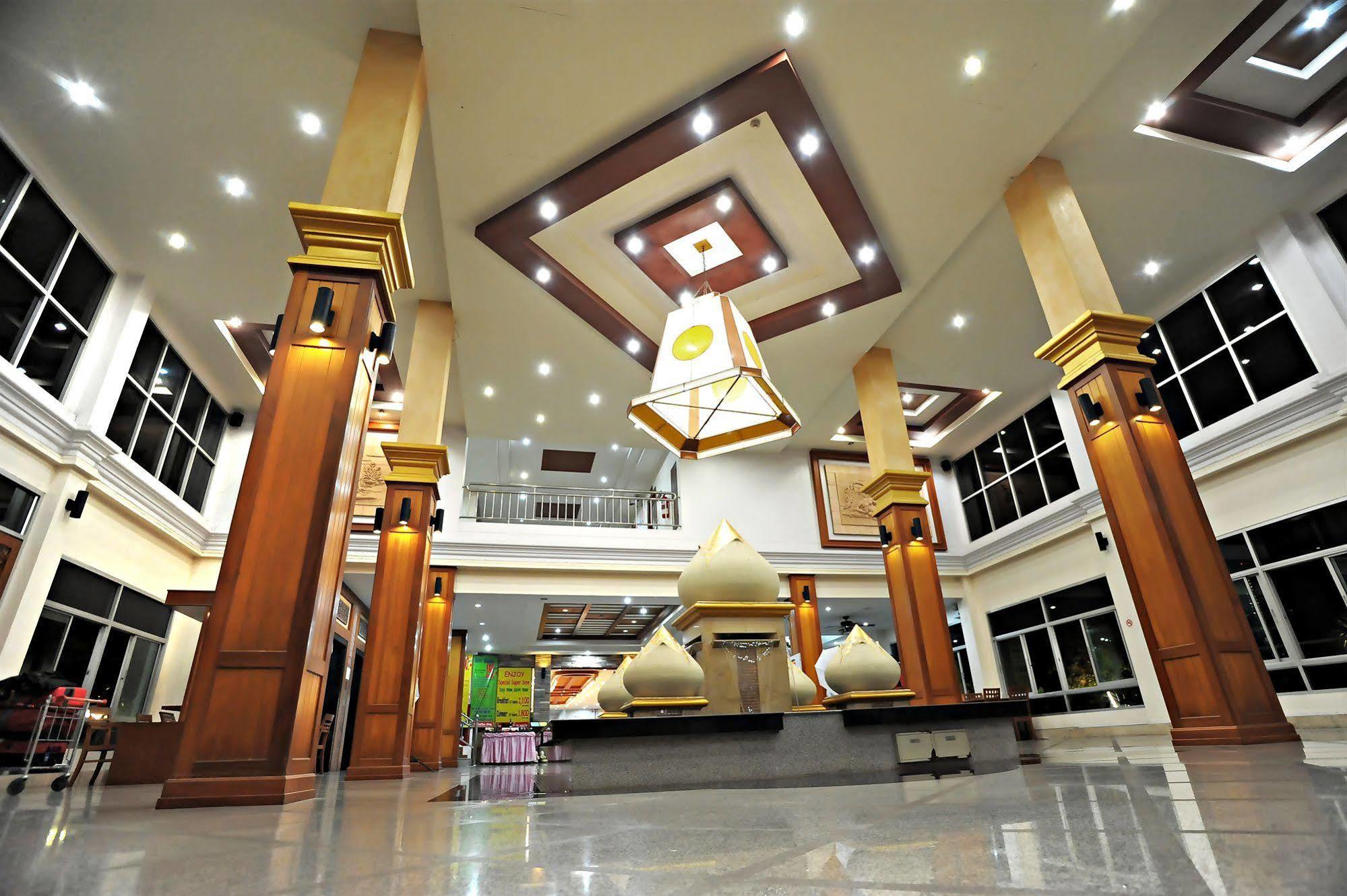 Hotel Lek 3*