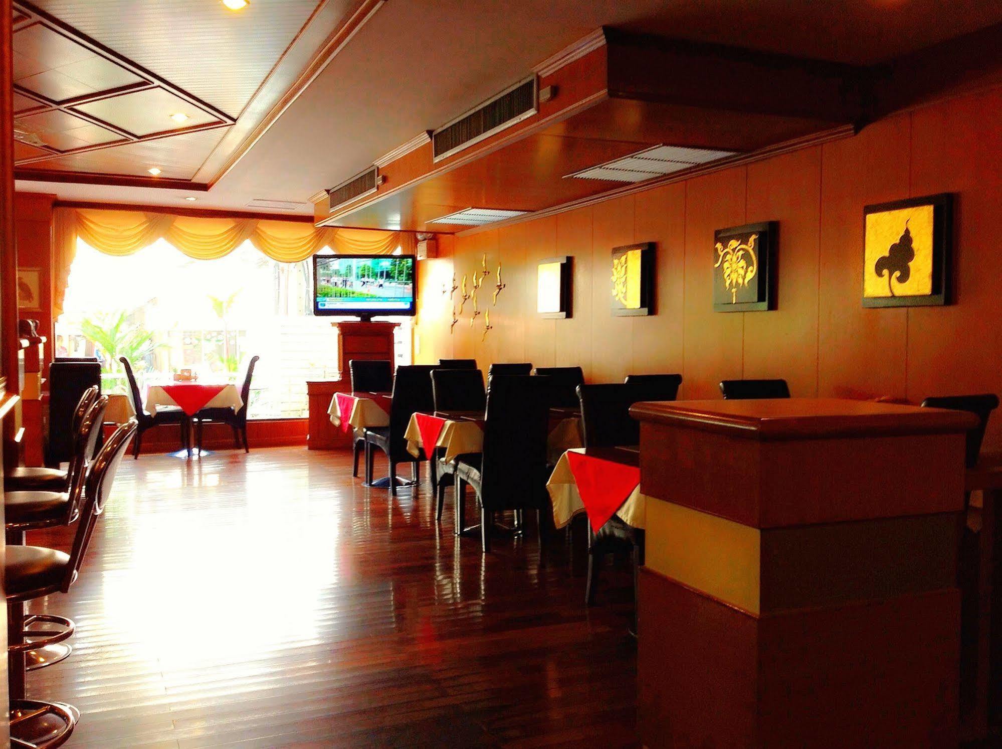 Dynasty Hotel