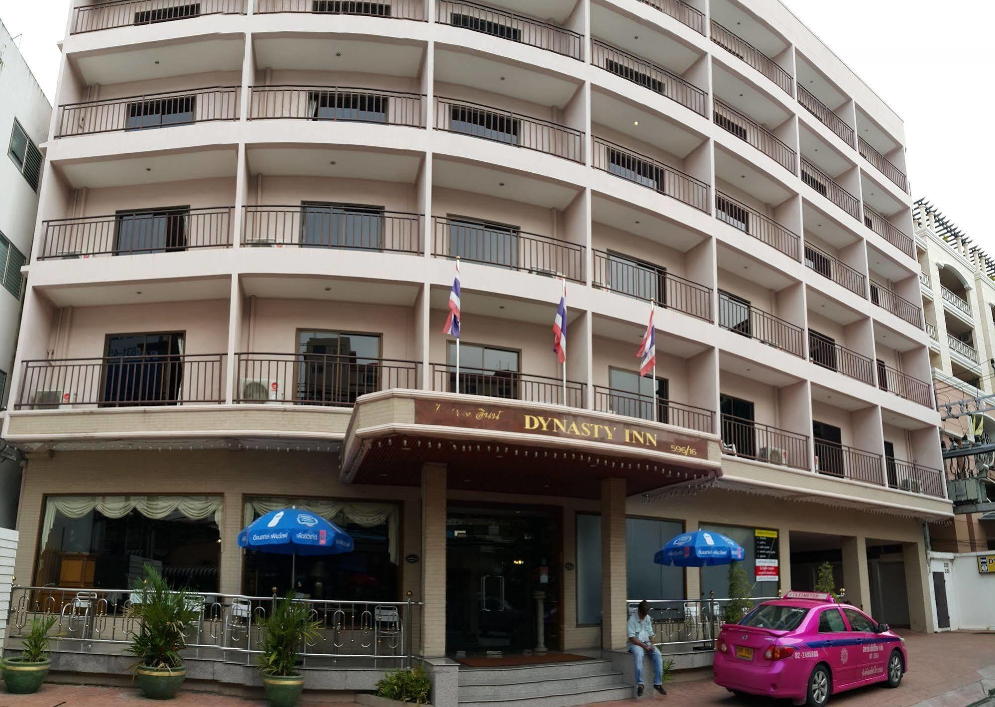 Hotel Dynasty 3*