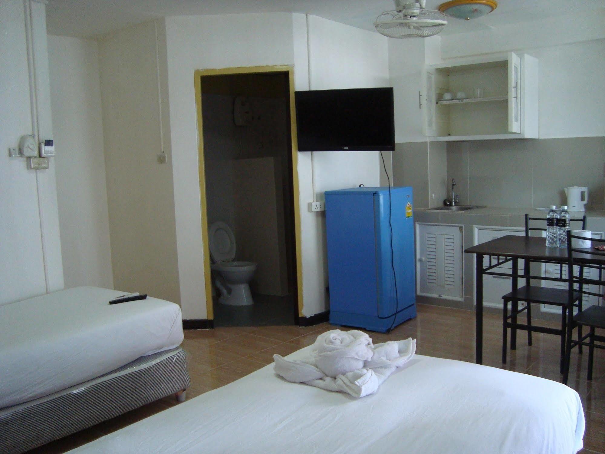 Hill Apartment *