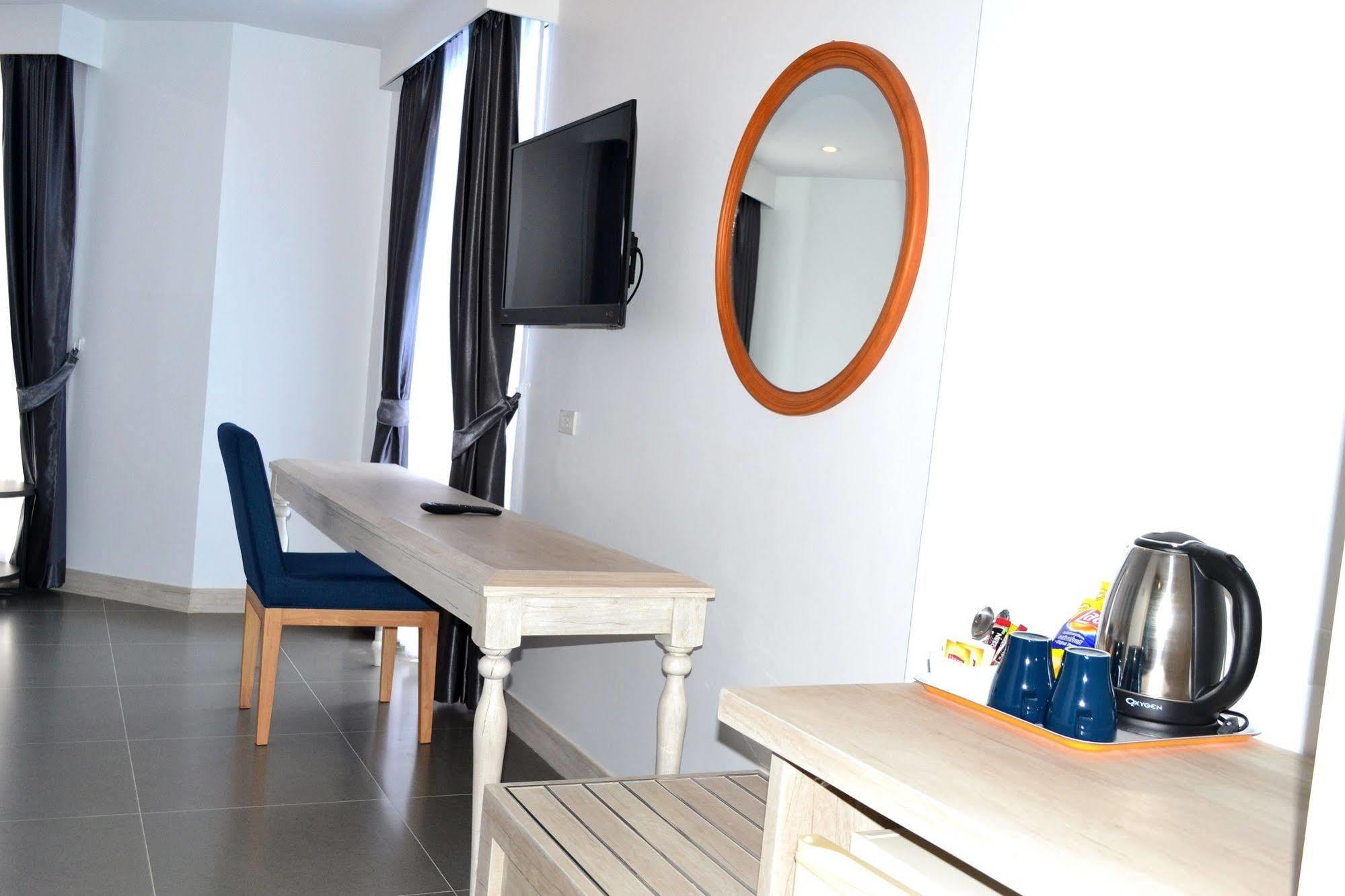 Flipper - Sha Extra Hotel Pattaya