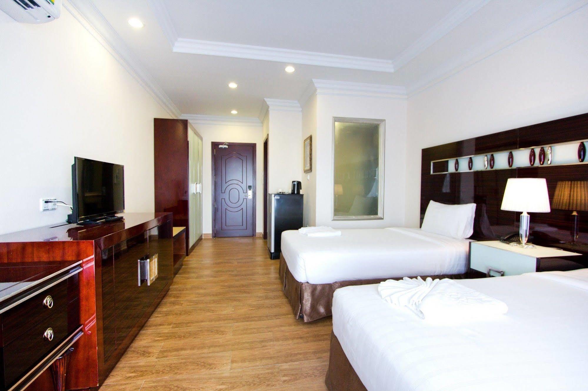 Hotel Lk Premier 3*