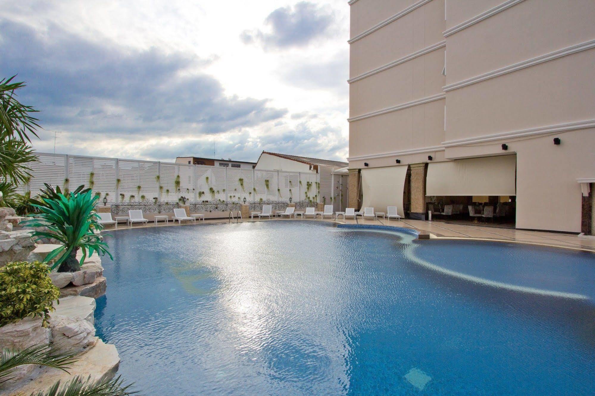 Lk Premier Hotel 3*