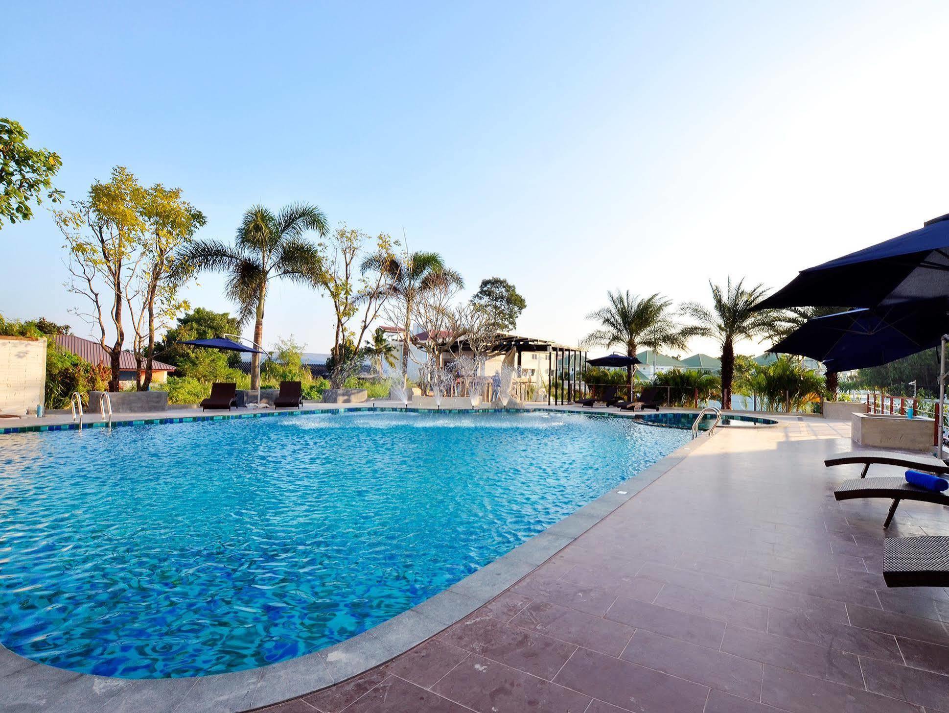 Lakkhana Poolside Resort