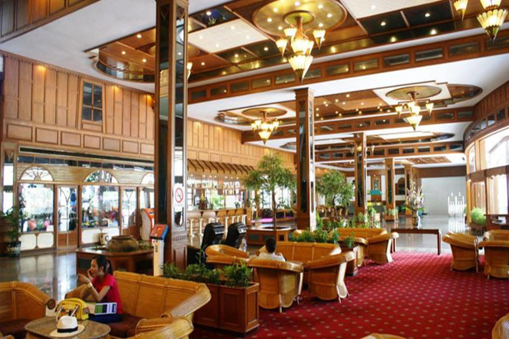 Royal Twins Palace Hotel 4*